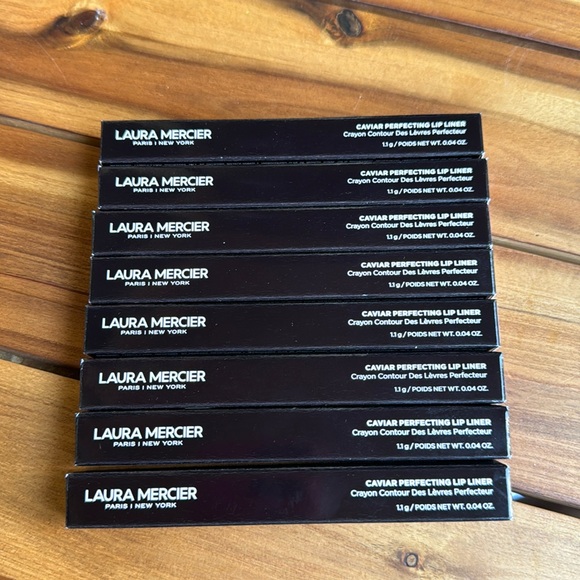 Laura Mercier Caviar Perfecting Lip Liner - Picture 1 of 2
